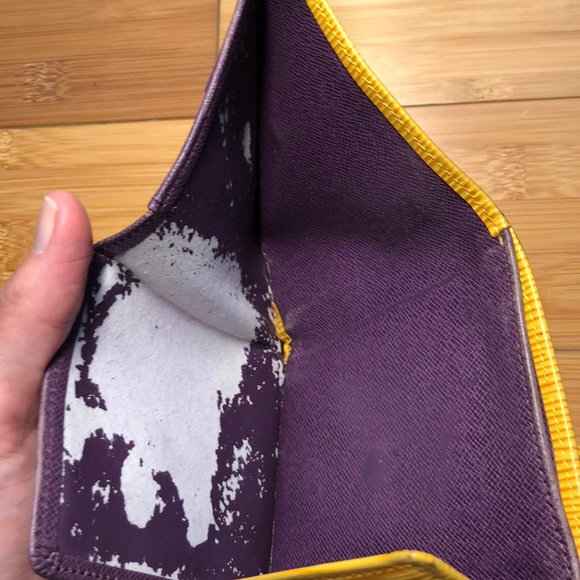 SOLD Louis Vuitton Wallet Epi Leather - Picture 5 of 8